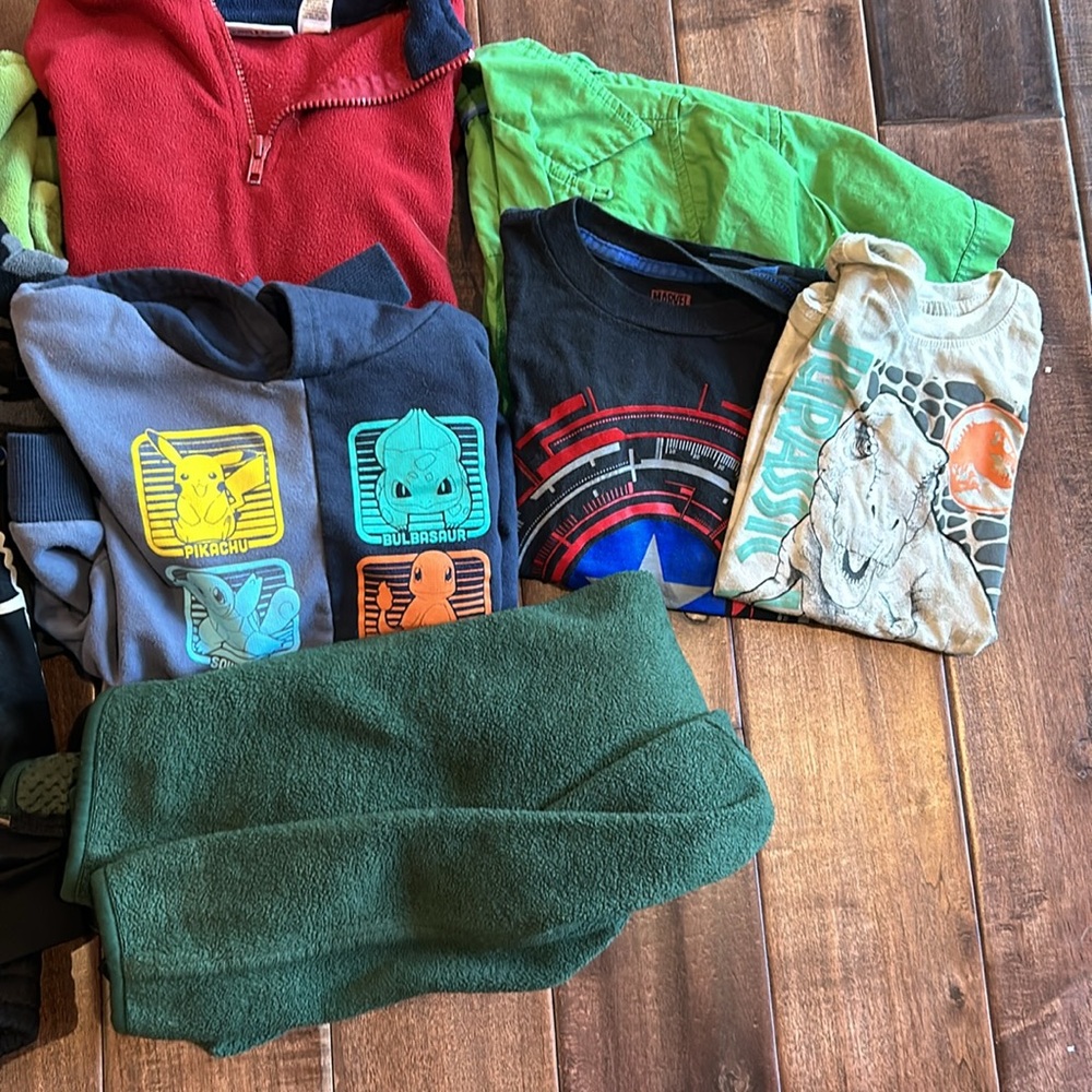 Boys 5/6 bundle - Picture 3 of 3